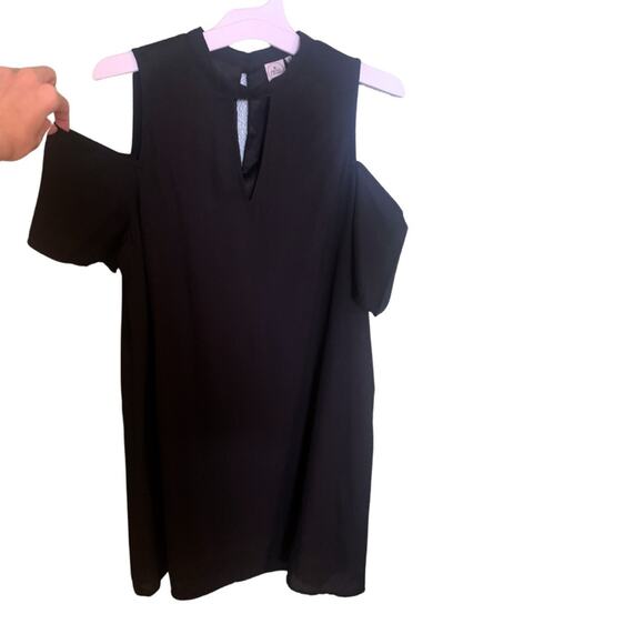 Paper Crane Cutout Cold Shoulder Black Short Sleeve Dress Size Small Mini - Picture 11 of 13